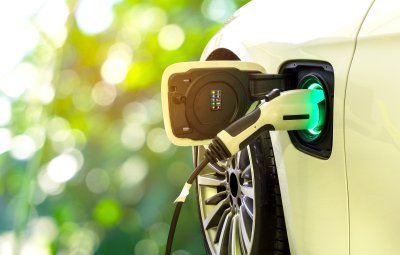 Aktuálny stav a budúci vývoj elektromobility na Slovensku podrobne mapuje report SEVA