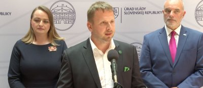 Vláda navrhuje minimálnu mzdu na úrovni 60 % priemernej. Odborári sú za – zamestnávatelia proti