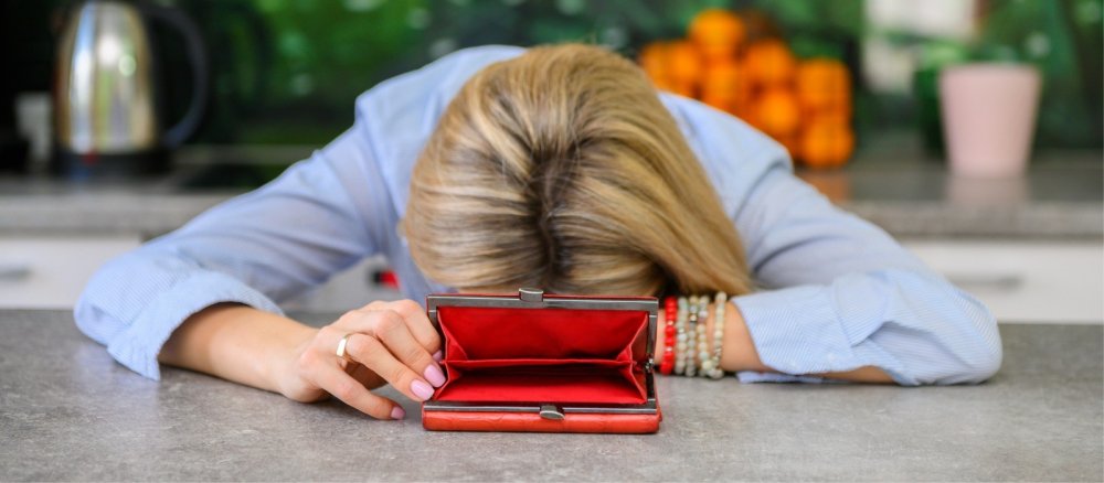 Zamestnancom vezmú 150 eur, lepšie zarábajúcim ešte viac. Už dnes sú v regióne chudobní príbuzní